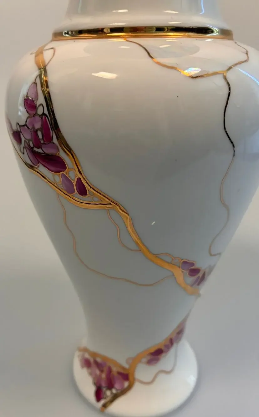 Vintage JIESIA Fine Bone China Lithuania Artist Signed Hand Painted Gold Vase